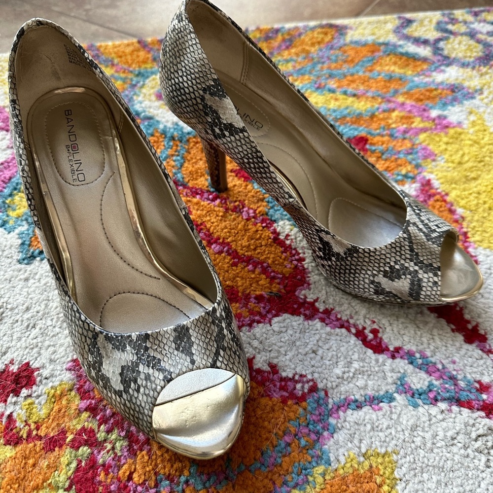 Neutral Snake Print Bandolino Heels Size 6.5